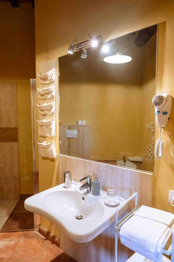 Giuncarico Agriturismo Bio Fattoria Di Pietra מראה חיצוני תמונה